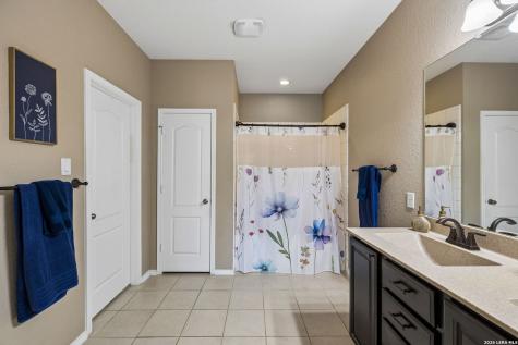 20214 Silver Stream San Antonio TX 78259