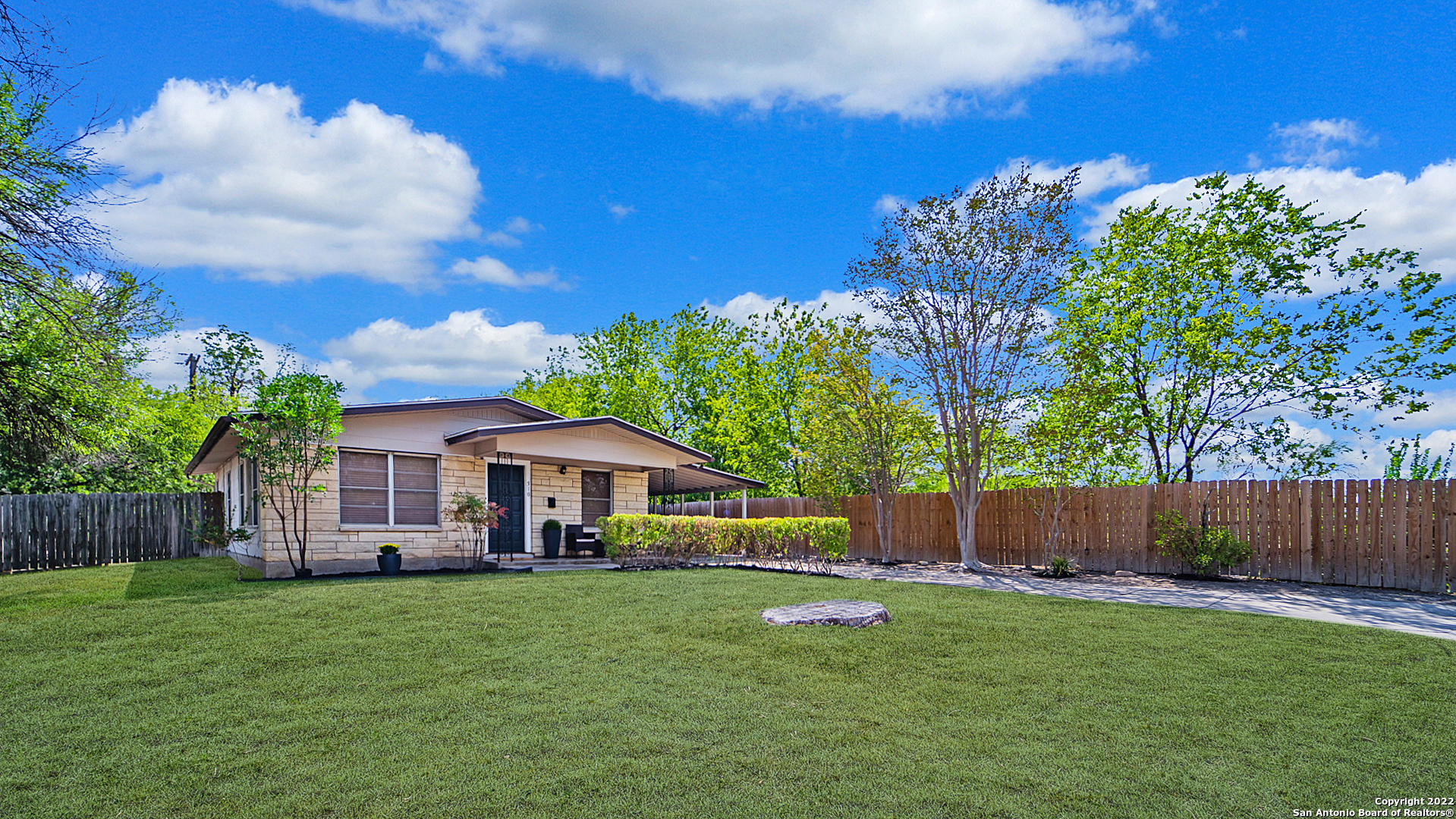 318 Locknere Lane San Antonio TX 78213