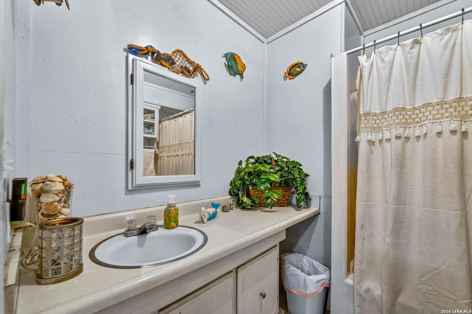 903 E Westmeyer Poth TX 78147