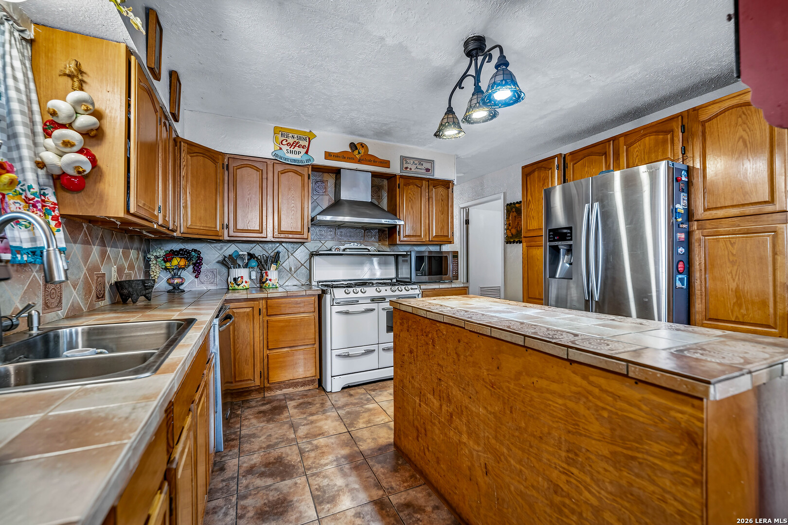 903 E Westmeyer Poth TX 78147