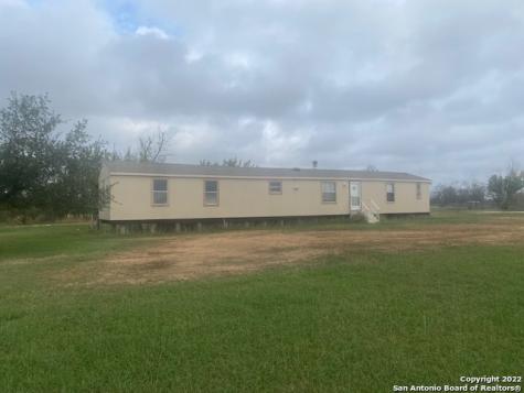 770 Bluntzer Road Jourdanton TX 78026