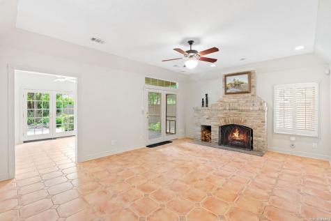 15 Granburg Circle San Antonio TX 78218