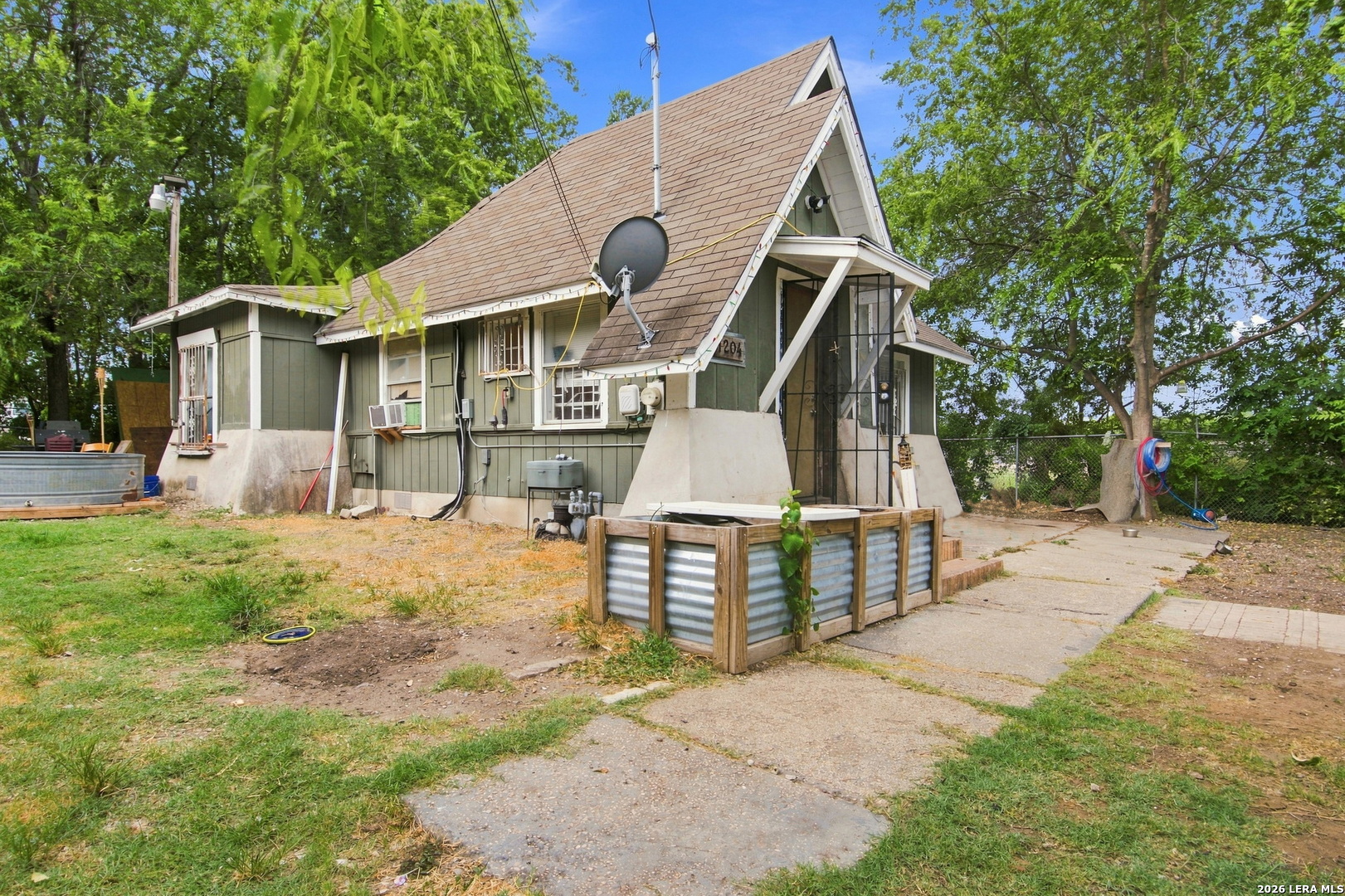 1204 W Kings Highway San Antonio TX 78201