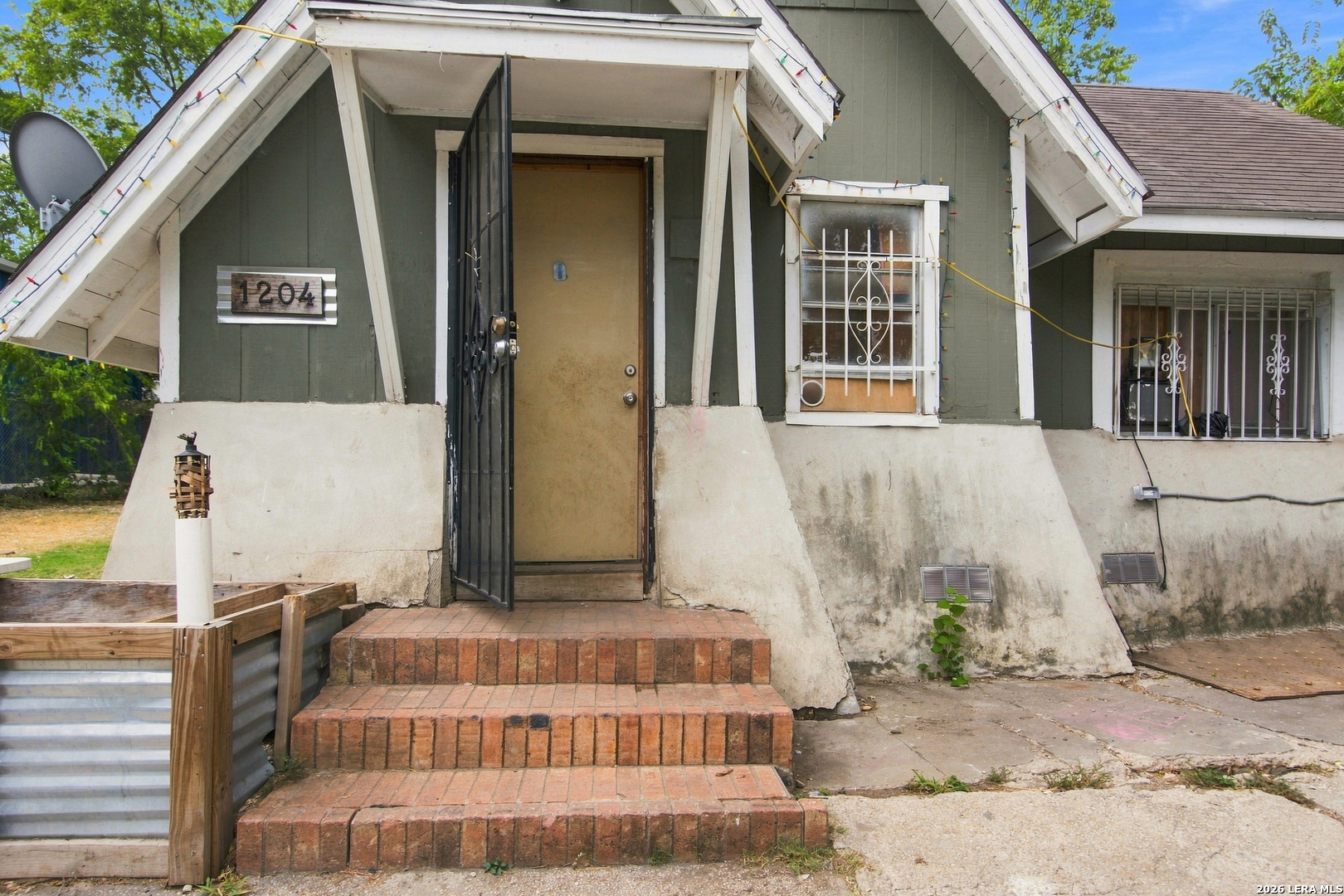 1204 W Kings Highway San Antonio TX 78201