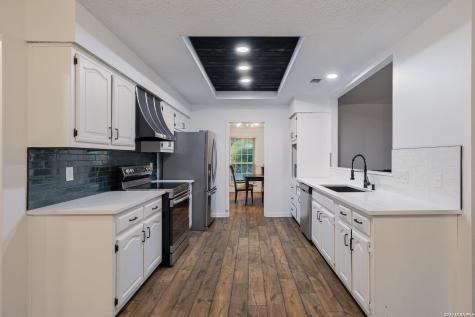 7906 Creek Trail San Antonio TX 78254