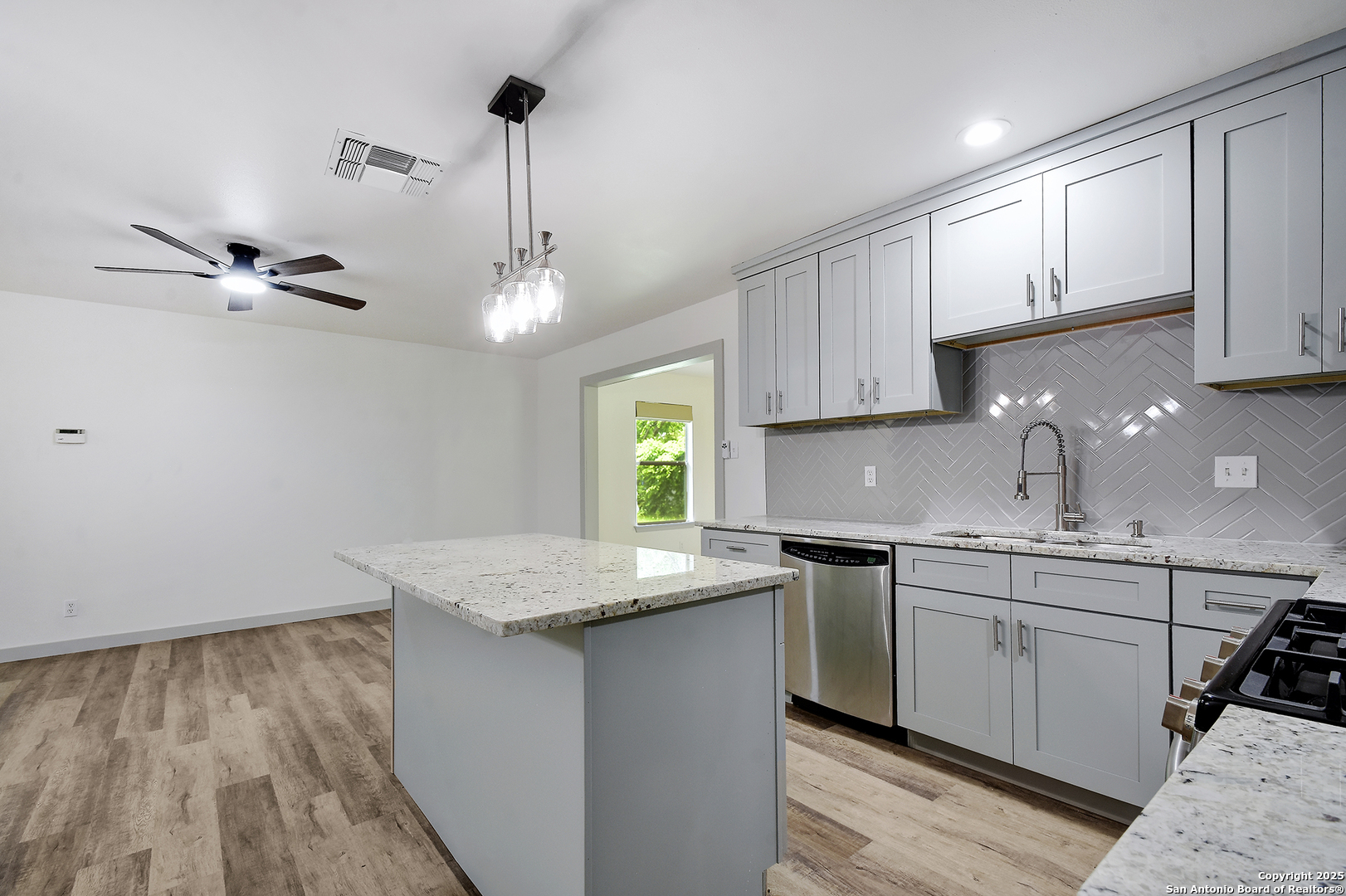 5515 W W Rolling Ridge Drive San Antonio TX 78228