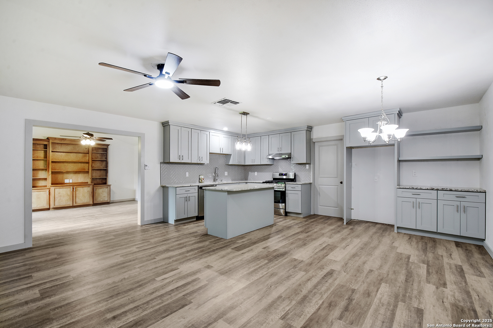 5515 W W Rolling Ridge Drive San Antonio TX 78228