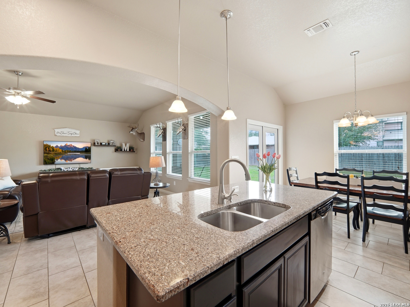 235 Valley Forge Pleasanton TX 78064