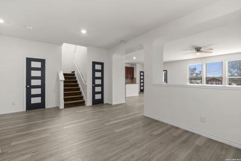 1615 Iron Creek San Antonio TX 78245