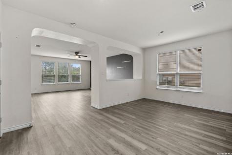 1615 Iron Creek San Antonio TX 78245