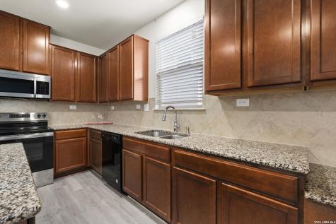 1615 Iron Creek San Antonio TX 78245