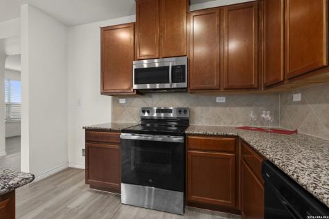 1615 Iron Creek San Antonio TX 78245