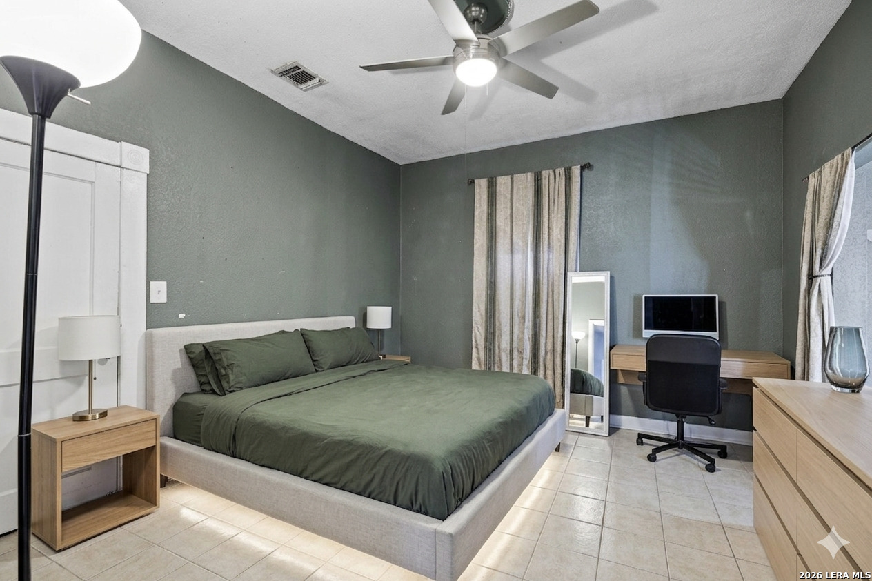 1518 W Travis San Antonio TX 78207