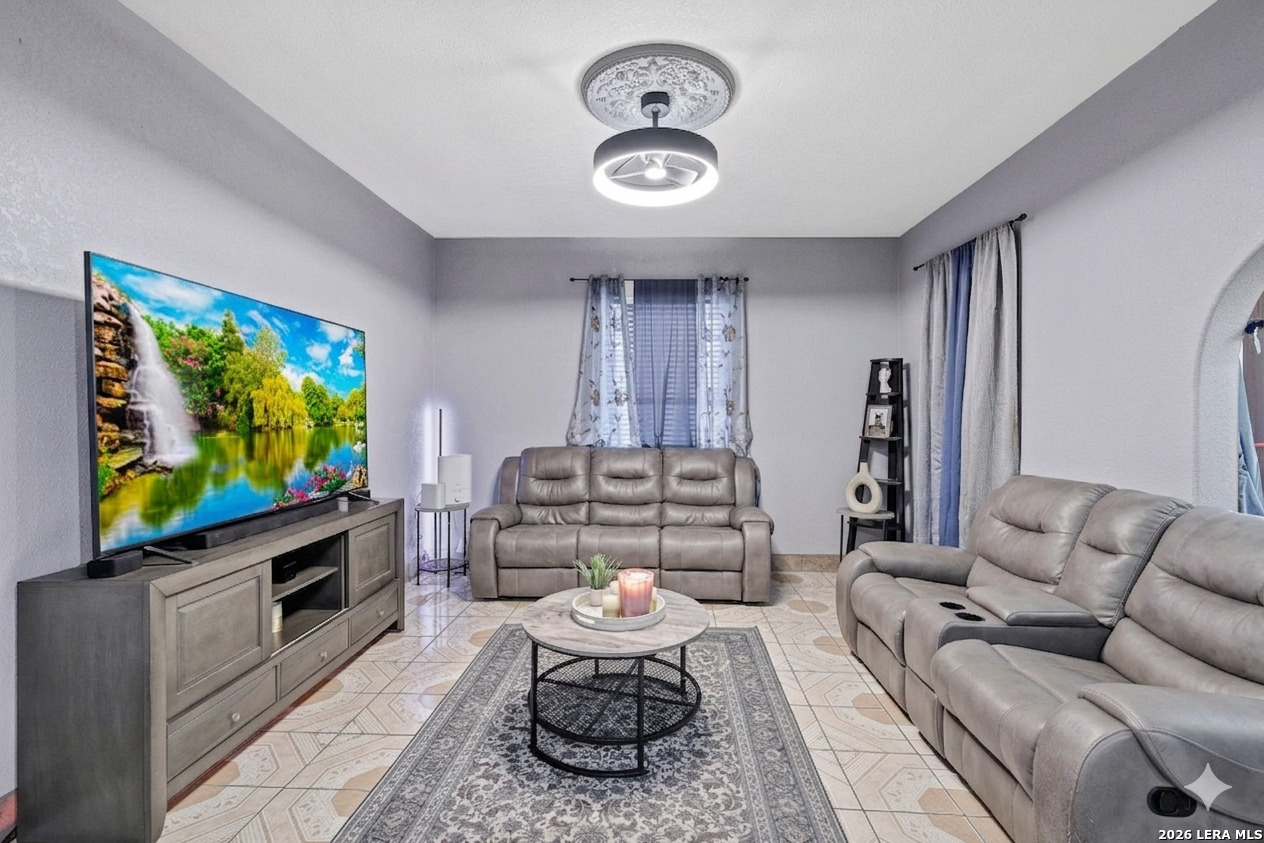 1518 W Travis San Antonio TX 78207