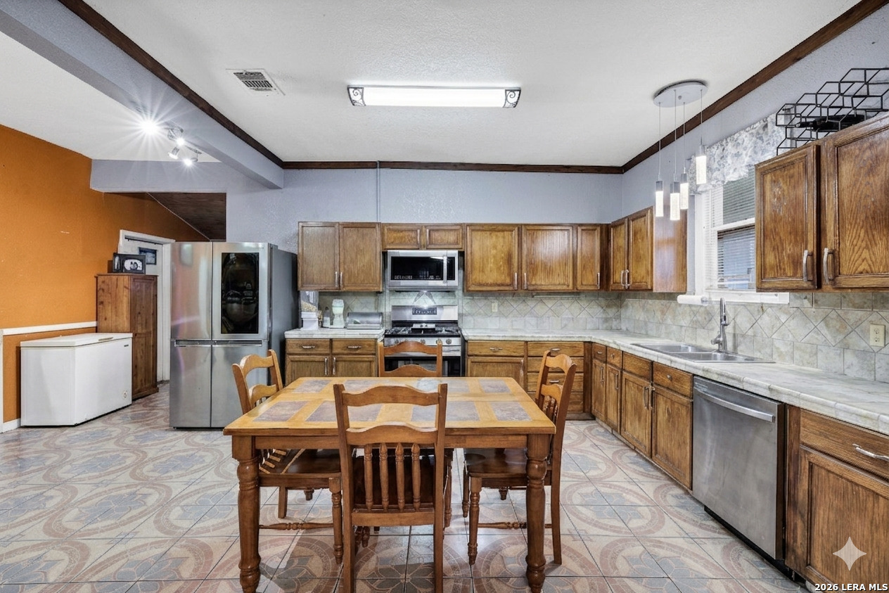 1518 W Travis San Antonio TX 78207