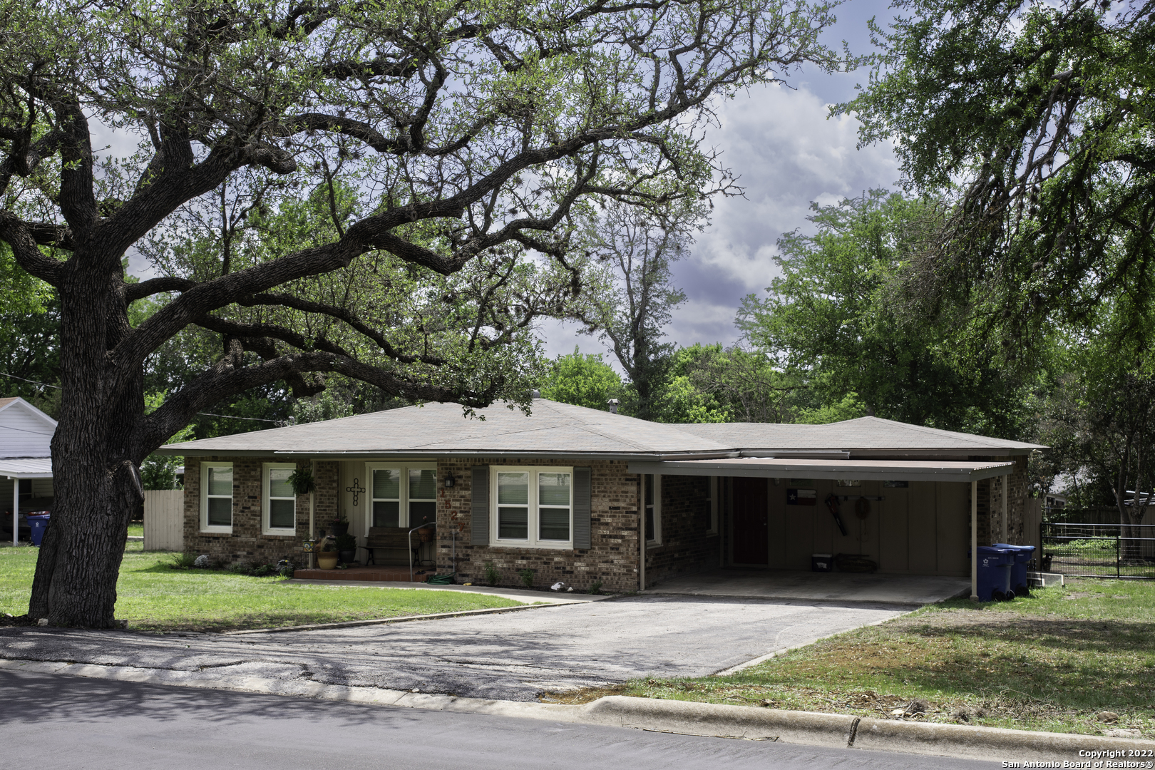 1527 Glen Road Kerrville TX 78028