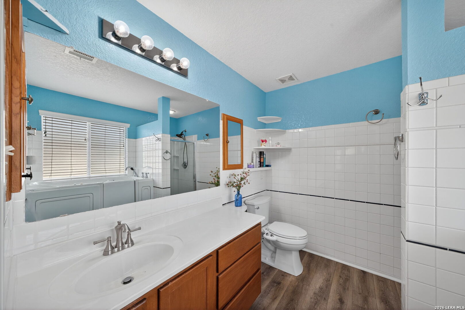 208 Passerina Selma TX 78154