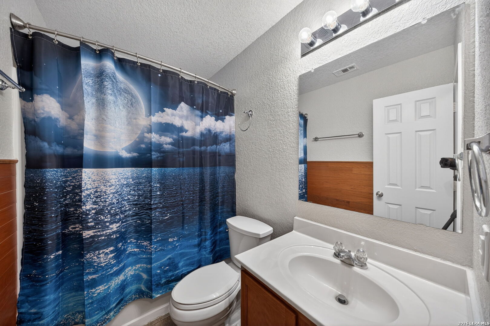 208 Passerina Selma TX 78154