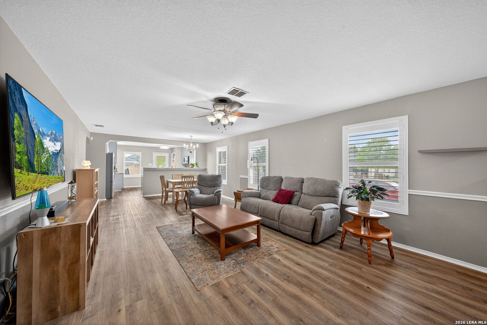 208 Passerina Selma TX 78154