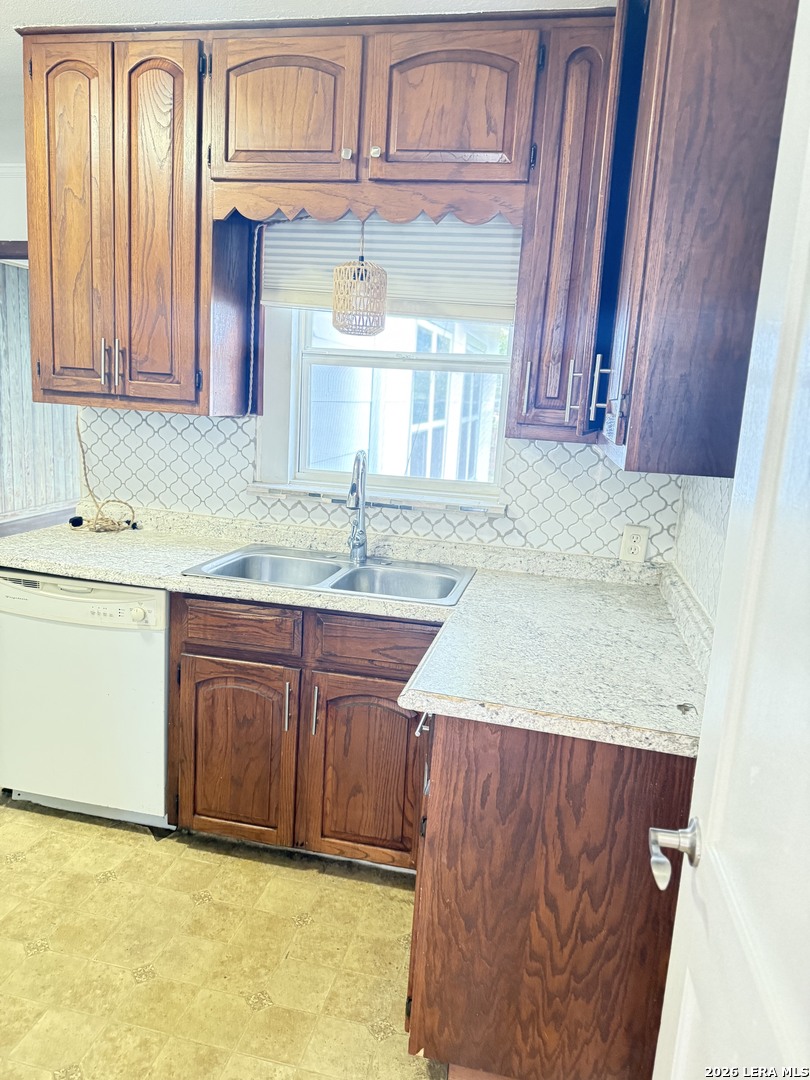 1311 W Rosewood Avenue San Antonio TX 78201