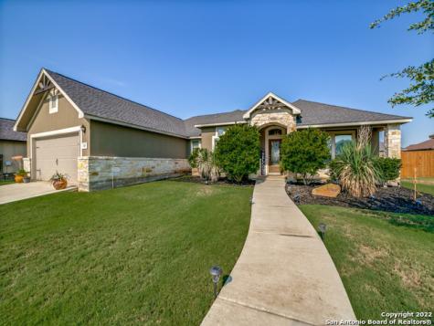 105 Grand View Floresville TX 78114