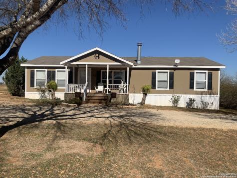 188 Country View Lane Floresville TX 78114