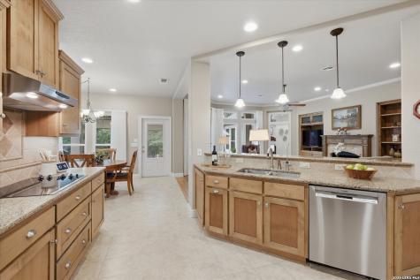 787 Mission Trail New Braunfels TX 78130