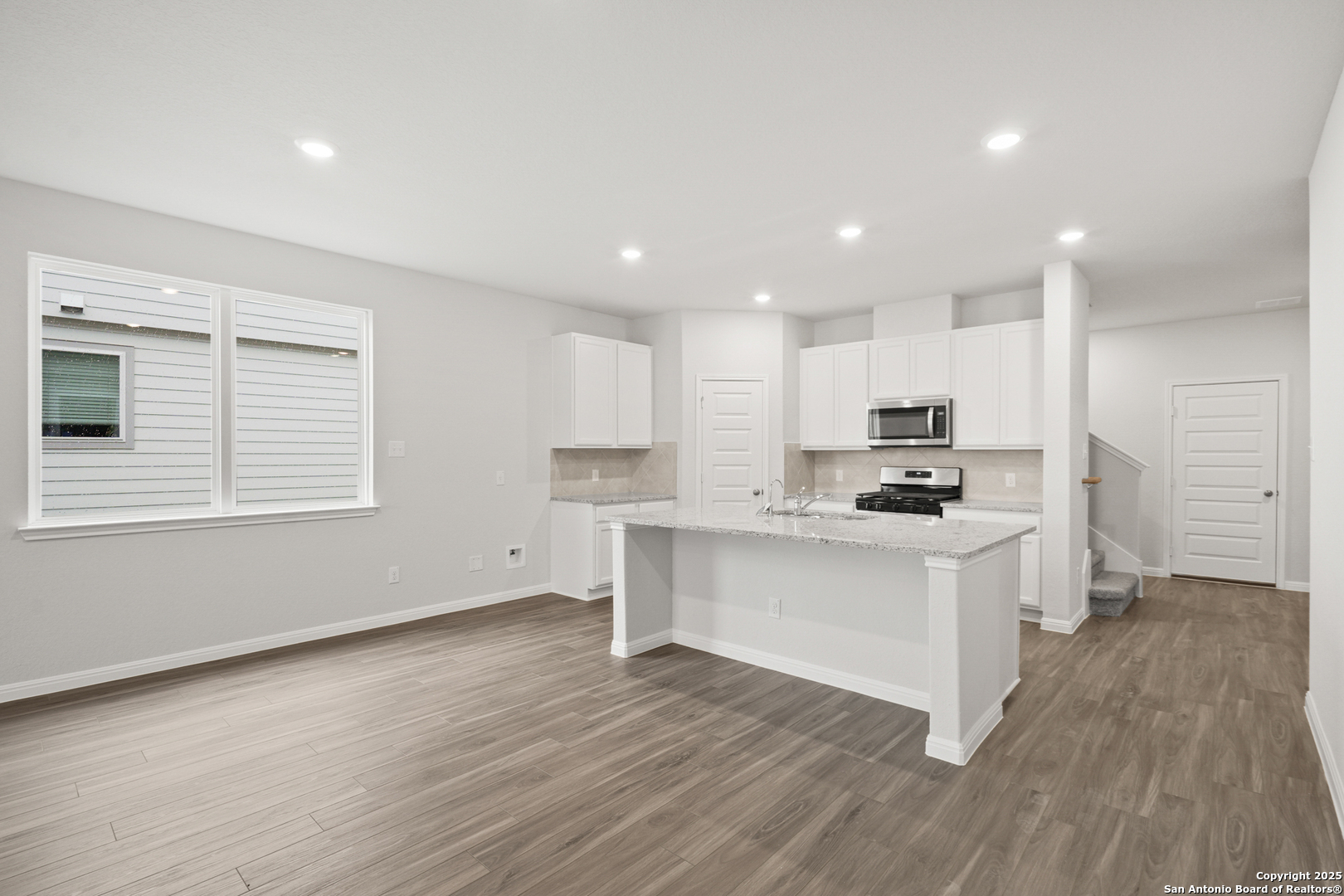 162 Hunters Camp San Antonio TX 78245