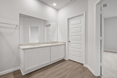 162 Hunters Camp San Antonio TX 78245