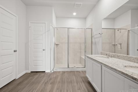 162 Hunters Camp San Antonio TX 78245