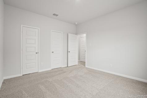 162 Hunters Camp San Antonio TX 78245