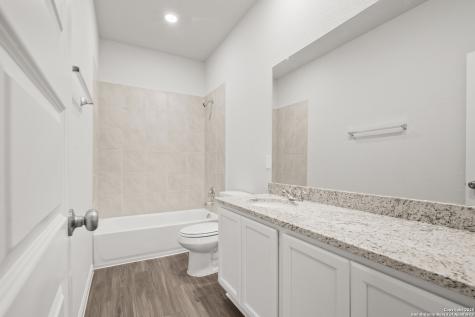 162 Hunters Camp San Antonio TX 78245