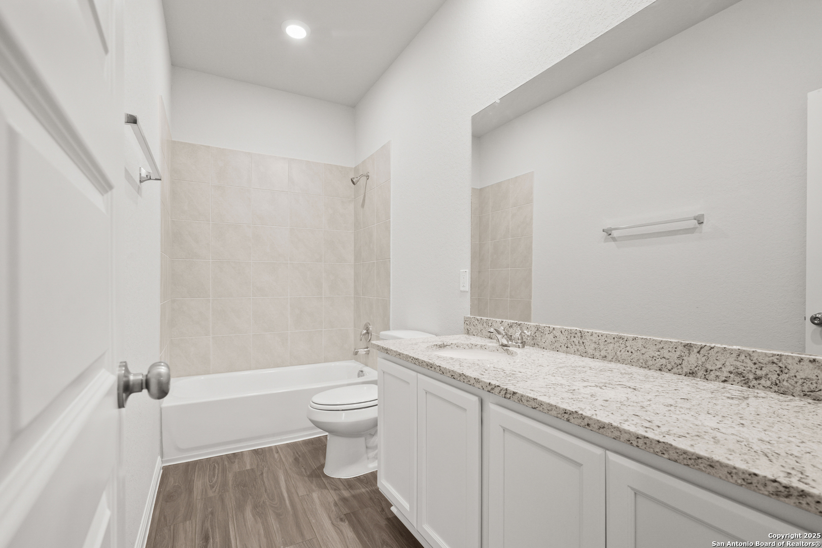 162 Hunters Camp San Antonio TX 78245
