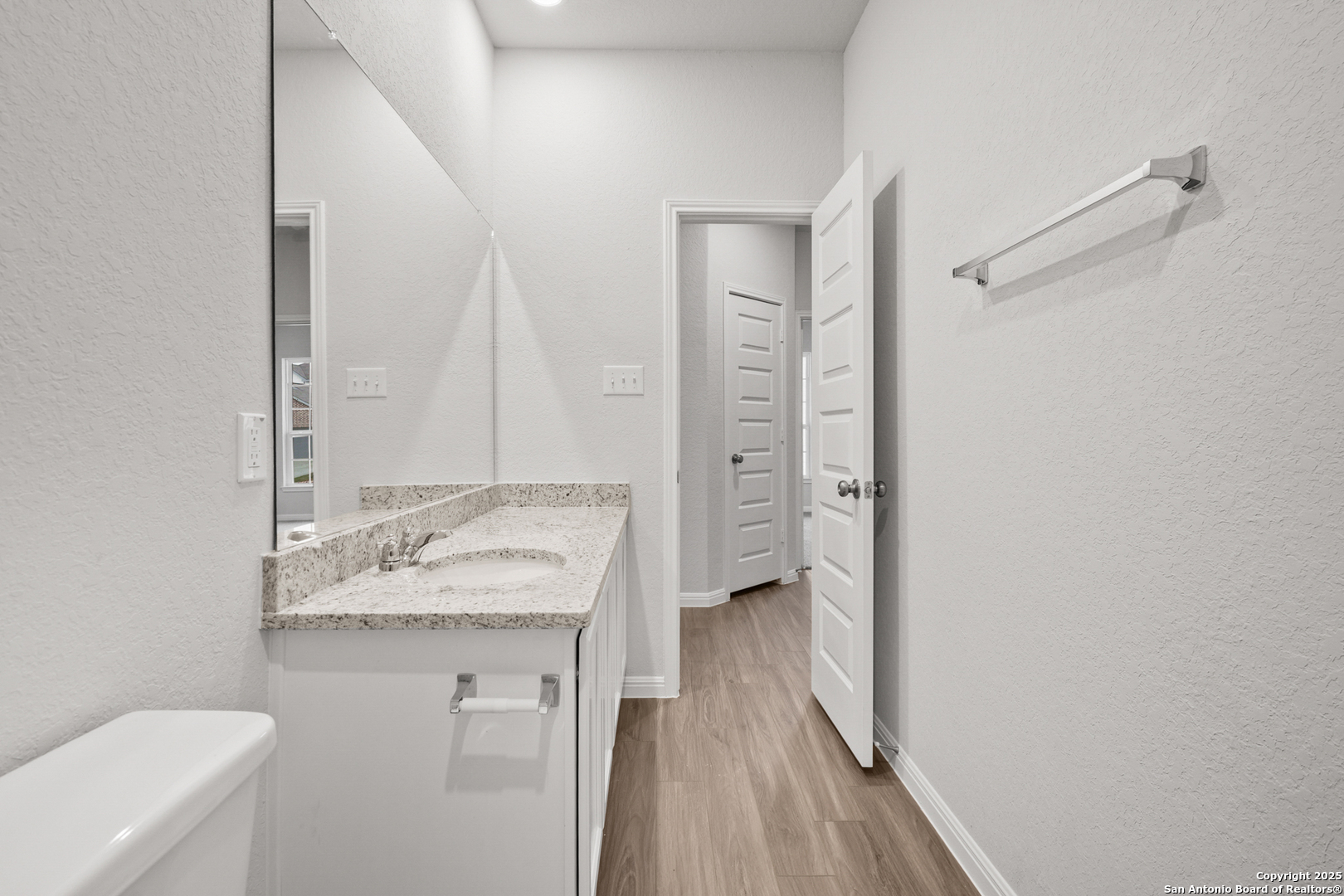 162 Hunters Camp San Antonio TX 78245