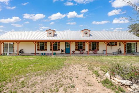 404 Lake Road Pipe Creek TX 78063