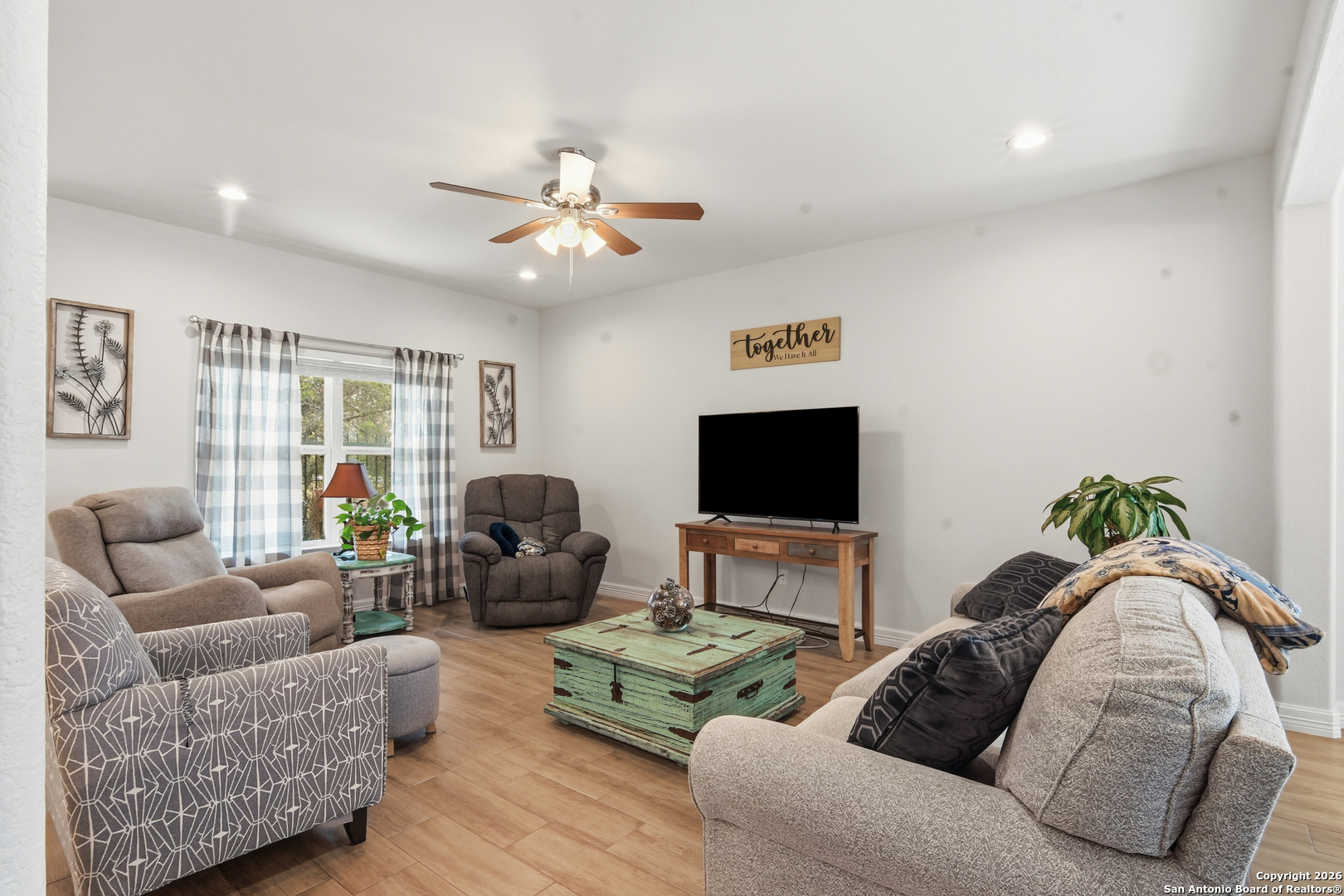 101 N Sutton Uvalde TX 78801