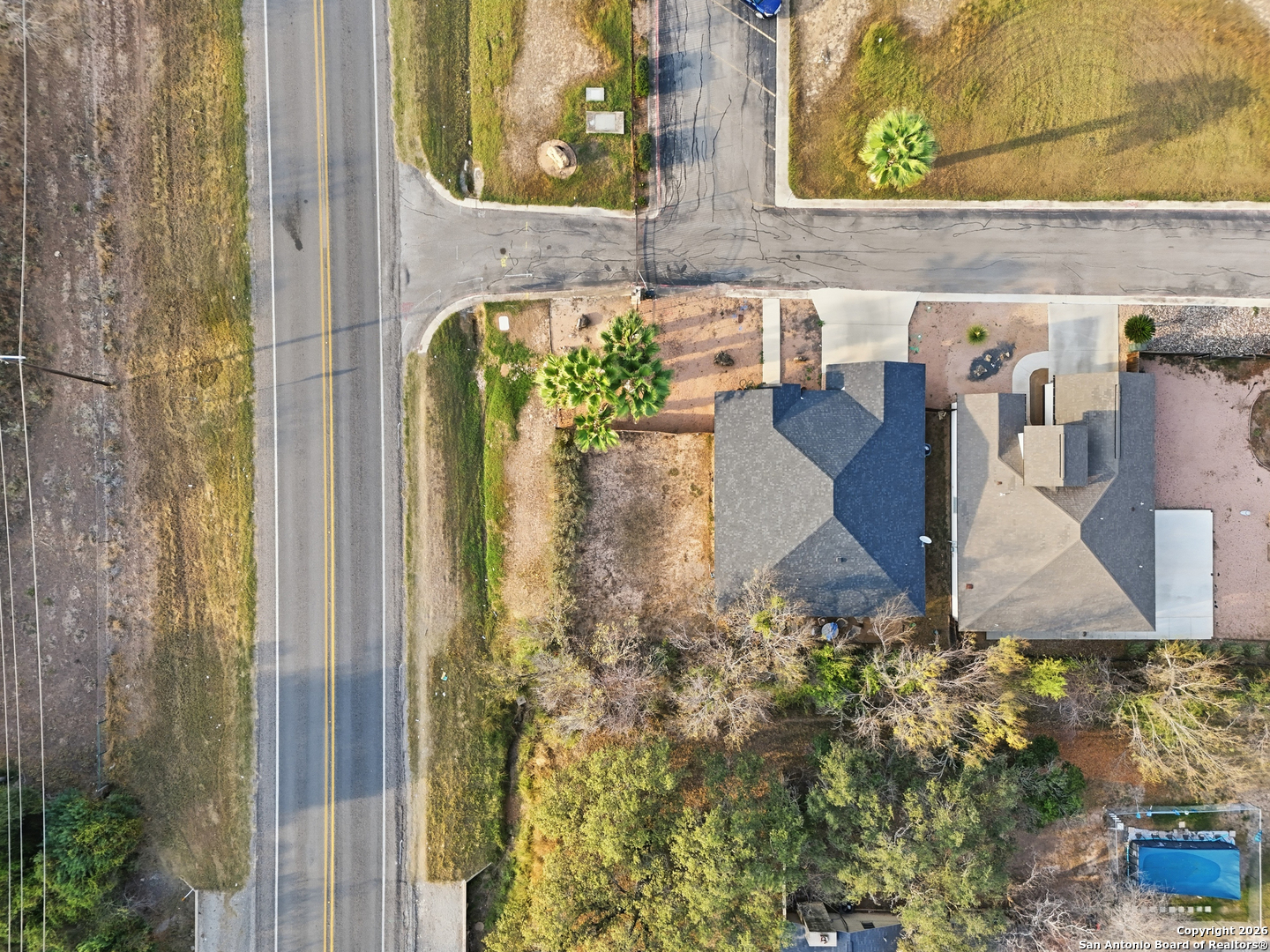 101 N Sutton Uvalde TX 78801