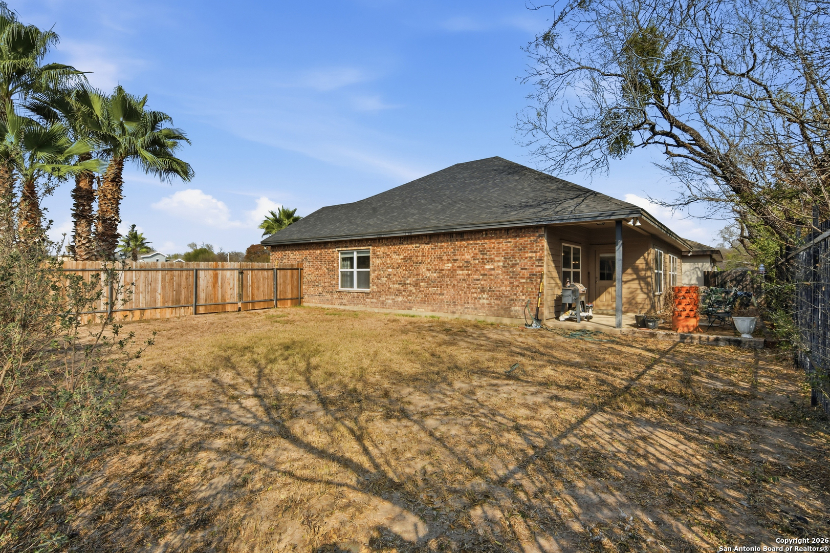 101 N Sutton Uvalde TX 78801