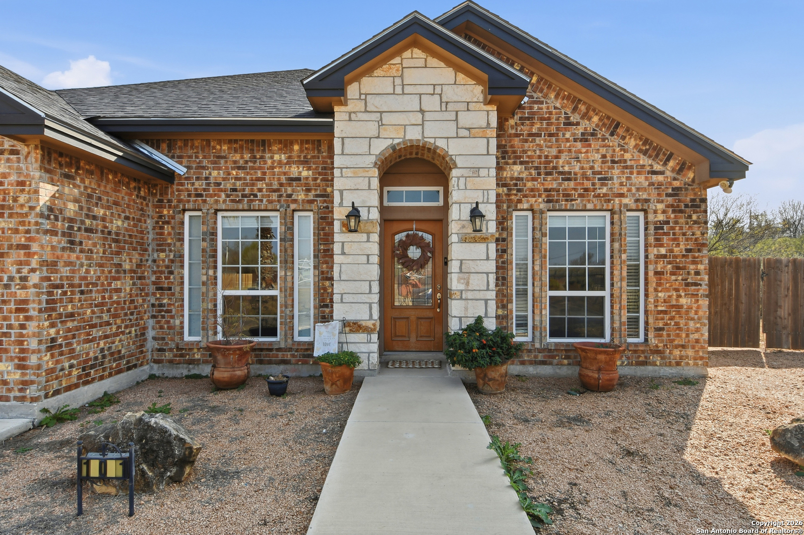 101 N Sutton Uvalde TX 78801