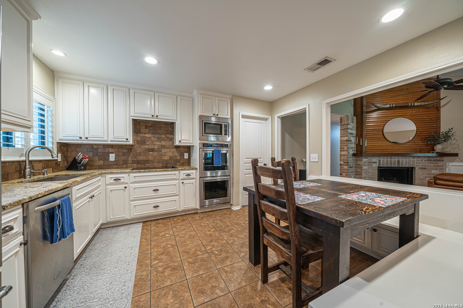8542 Odyssey Drive Universal City TX 78148