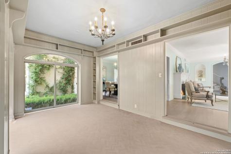 107 Thelma San Antonio TX 78212