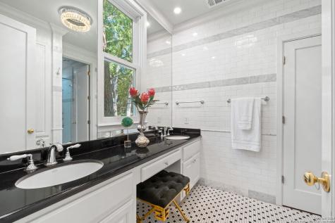 107 Thelma San Antonio TX 78212