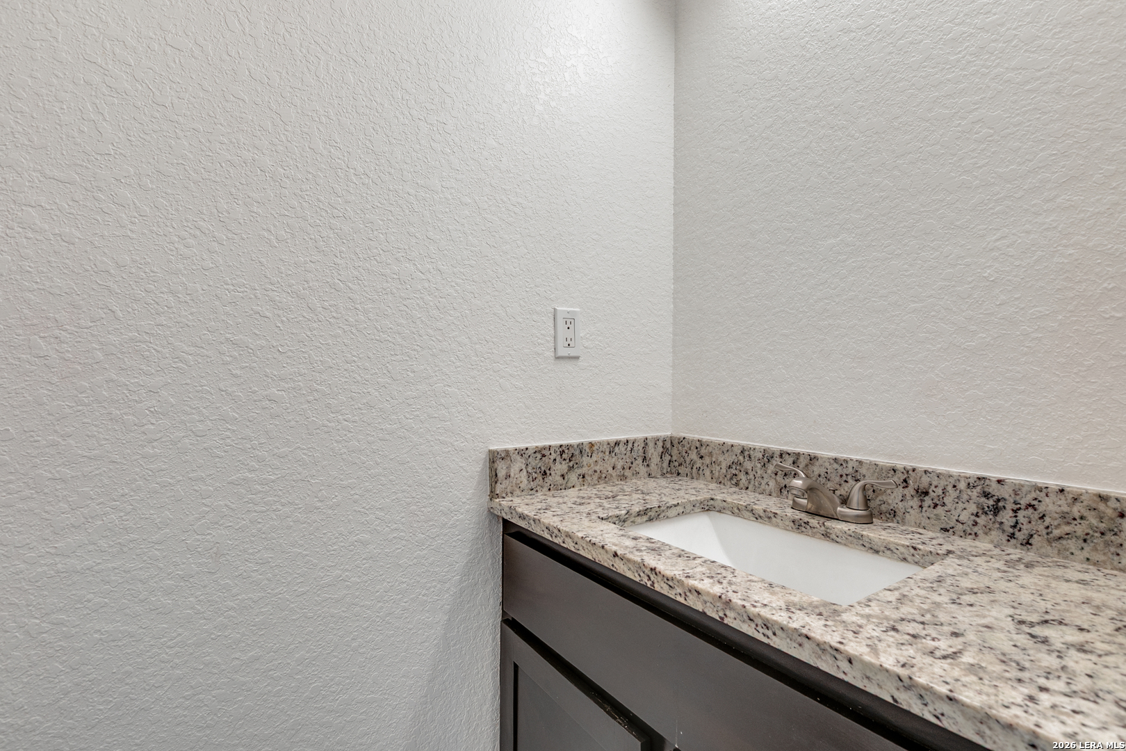 470 Blue Quail Lytle TX 78052