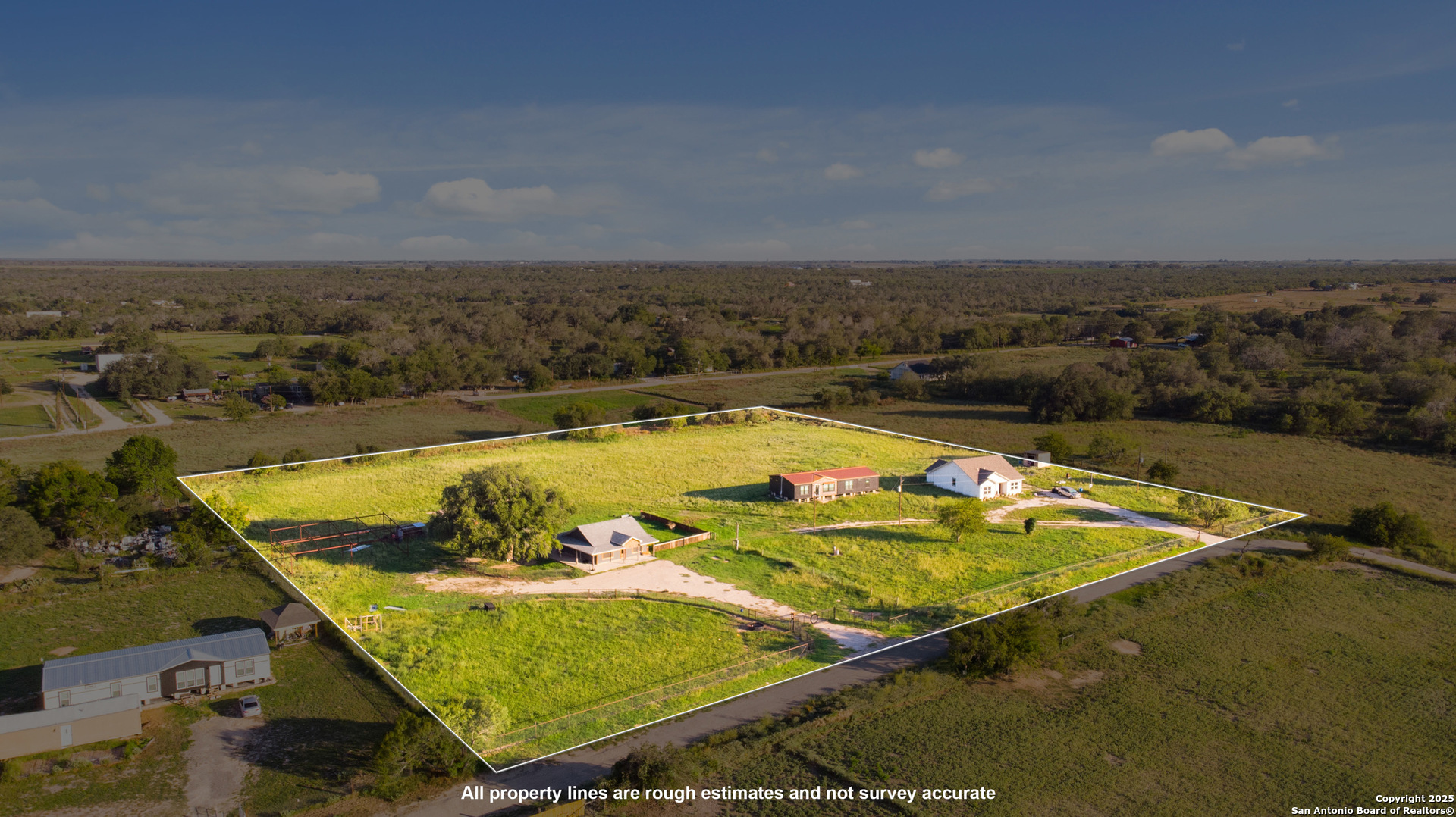 111 Loma Park Road Floresville TX 78114