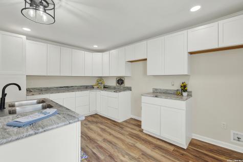 312 N Lavernia Marion TX 78124