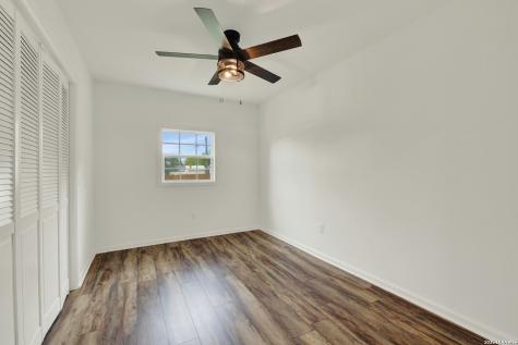 312 N Lavernia Marion TX 78124