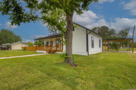 312 N Lavernia Marion TX 78124
