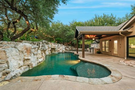 8255 Colonial Woods Boerne TX 78015