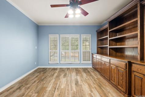 8255 Colonial Woods Boerne TX 78015