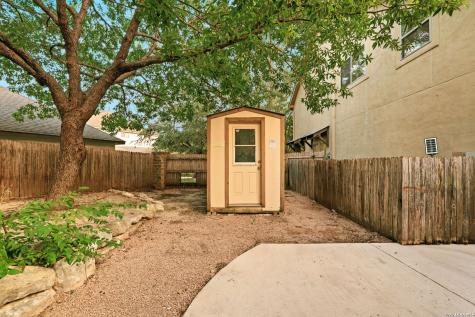 8255 Colonial Woods Boerne TX 78015